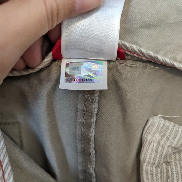 The North Face Convertible Hiking Utility Pant / Capri - Picture 13 of 14